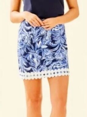 LILLY PULITZER Izzy Skirt Womens 4 High Tide Navy Print White Contrast Hem Beach
